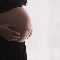 Madres solas: Hasta 32 semanas de permiso por nacimiento